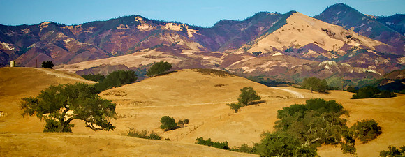 hills with moutnains in background se