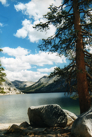 Yosemite lake003